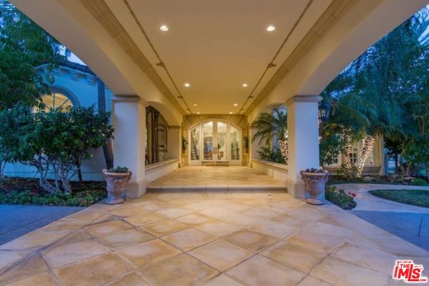 Exterior, Recessed Lighting