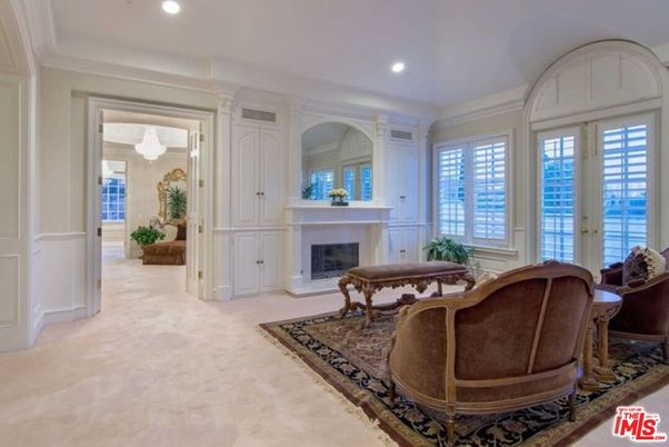 Fireplace, Interior, Recessed Lighting