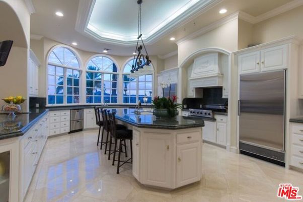 Chandelier, Interior, Kitchen, Recessed Lighting, Stainless Steel Appliances