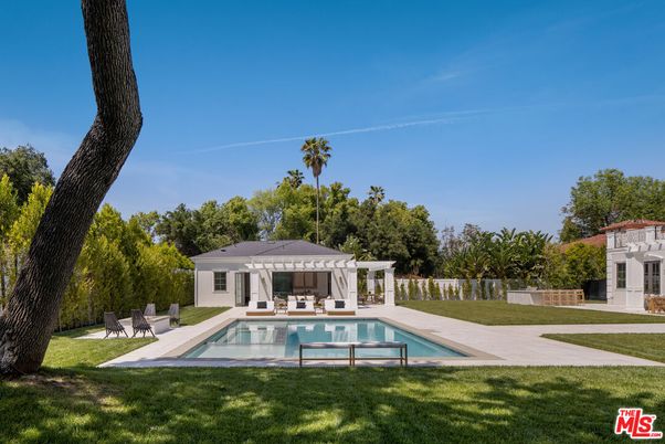 Backyard, Exterior, Pool
