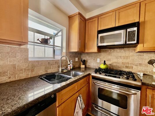 Interior, Kitchen, Stainless Steel Appliances