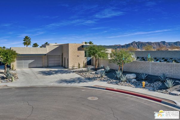 Attached, Exterior, Facade, Modern
