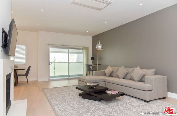 Dining room, Interior, Living room, Recessed Lighting, Wood Texture Flooring