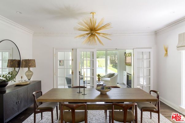 Chandelier, Dining room, Interior, Recessed Lighting, Wood Texture Flooring