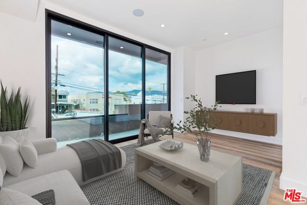 Bedroom, Interior, Living room, Recessed Lighting, Water, Wood Texture Flooring