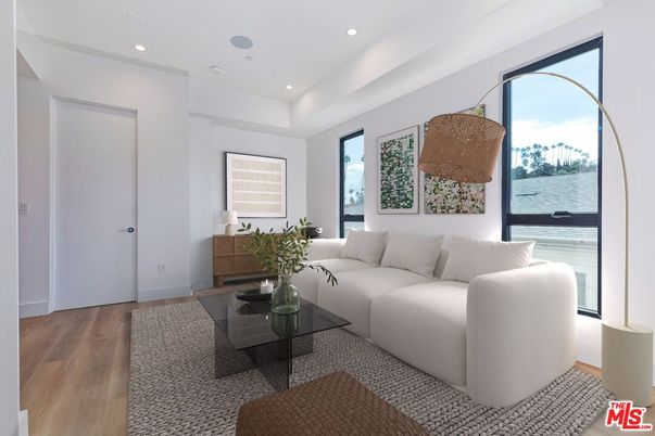 Interior, Living room, Recessed Lighting, Water, Wood Texture Flooring
