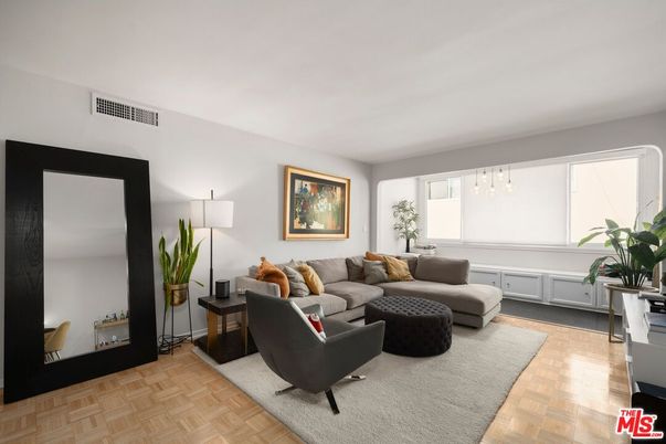Interior, Living room, Pendant Lights, Wood Texture Flooring