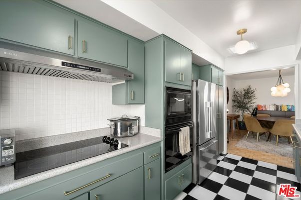 Dining room, Interior, Kitchen, Pendant Lights, Stainless Steel Appliances