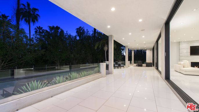 Fireplace, Interior, Recessed Lighting