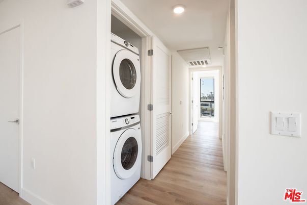 Interior, Recessed Lighting, Utility Closets, Washer, Wood Texture Flooring