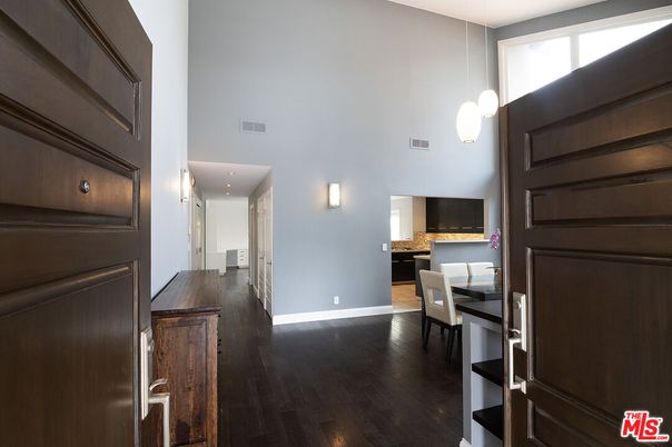 Interior, Pendant Lights, Wood Texture Flooring