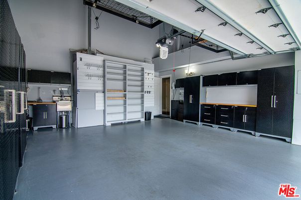Garage, Interior