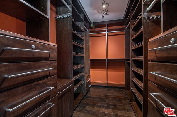 Interior, Walk-in Closets, Wood Texture Flooring