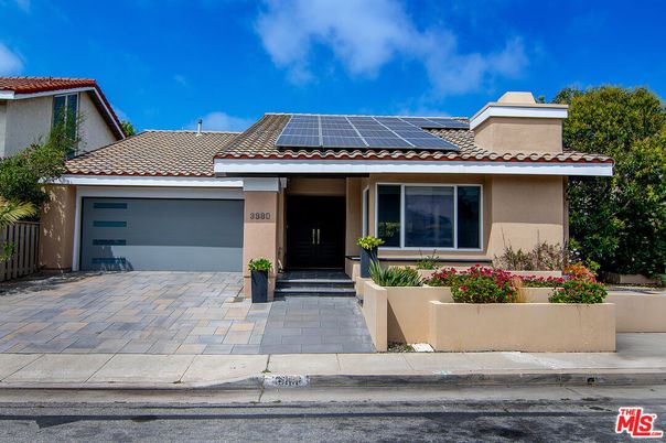 Attached, Exterior, Facade, Solar Panels, Mediterranean