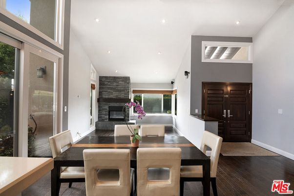 Dining room, Fireplace, Interior, Recessed Lighting, Wood Texture Flooring