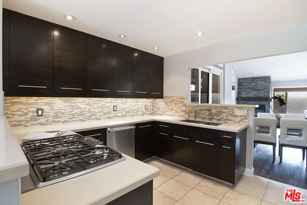 Dining room, Interior, Kitchen, Recessed Lighting, Stainless Steel Appliances