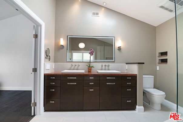 Bathroom, Dual Sink Vanities, Interior, Wood Texture Flooring