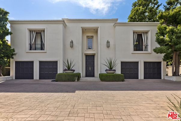 Attached, Exterior, Facade, French Provincial