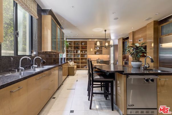 Dining room, Interior, Kitchen, Pendant Lights, Recessed Lighting, Stainless Steel Appliances