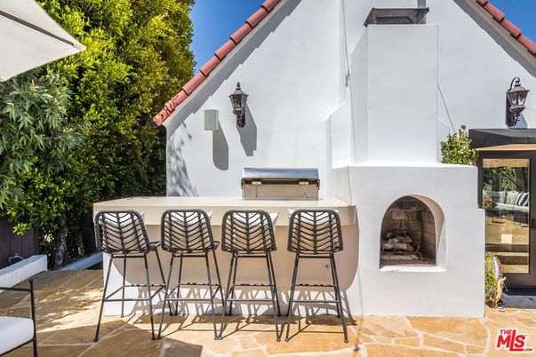 Exterior, Fireplace