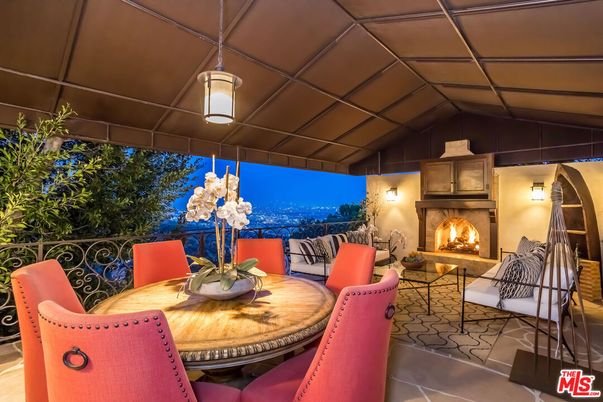 Exterior, Fireplace