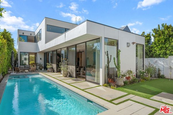 Exterior, Pool