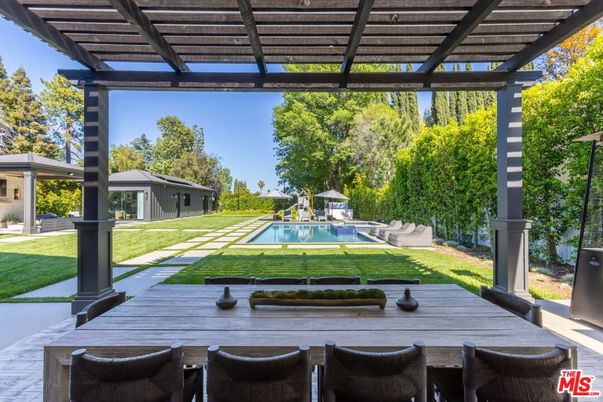 Backyard, Exterior, Pool