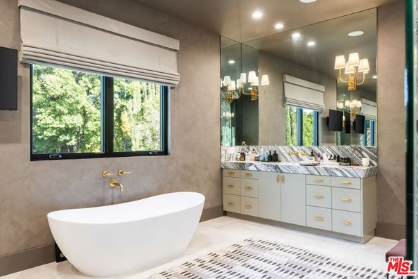 Bathroom, Dual Sink Vanities, Free Standing Baths, Interior, Recessed Lighting