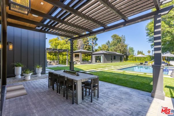 Backyard, Exterior, Pool