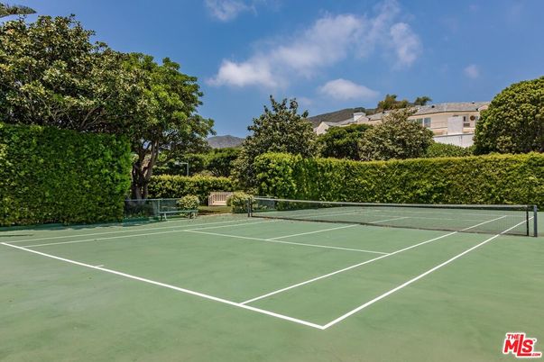 Exterior, Tennis Courts