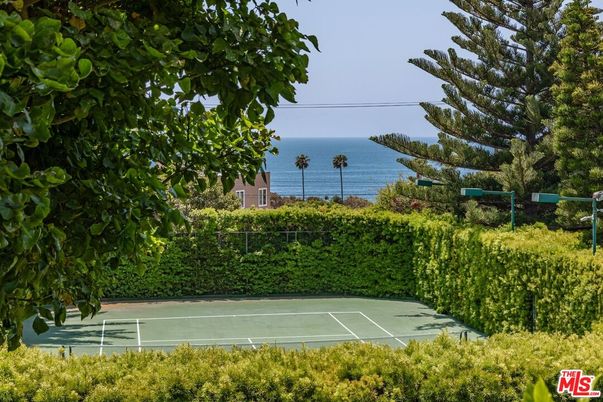 Exterior, Tennis Courts