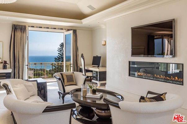 Fireplace, Interior, Living room, Recessed Lighting, Water