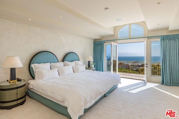 Bedroom, Interior, Recessed Lighting, Water