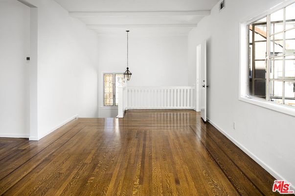 Empty room, Interior, Pendant Lights, Wood Texture Flooring