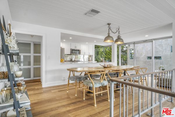 Dining room, Interior, Kitchen, Pendant Lights, Recessed Lighting, Wood Texture Flooring