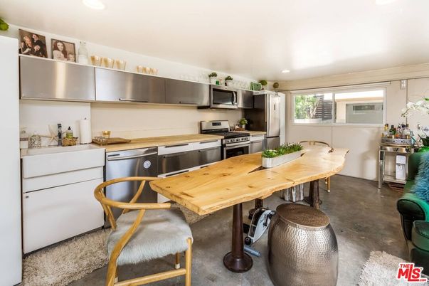 Dining room, Interior, Kitchen, Recessed Lighting, Stainless Steel Appliances