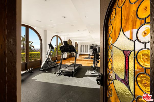 Fitness Equipment, Interior, Recessed Lighting