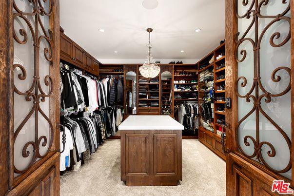 Interior, Recessed Lighting, Walk-in Closets