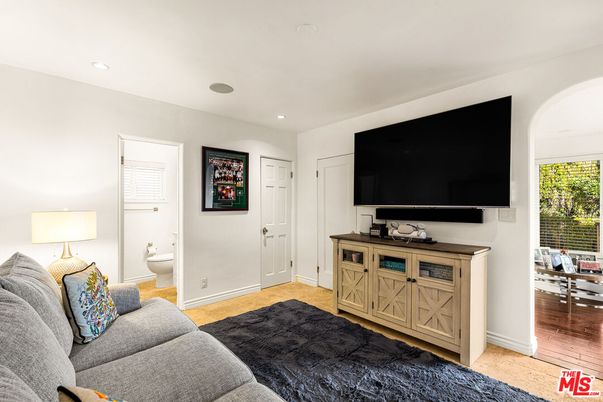 Bathroom, Interior, Living room, Recessed Lighting, Wood Texture Flooring