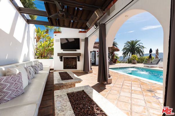 Exterior, Fireplace, Pool, Water