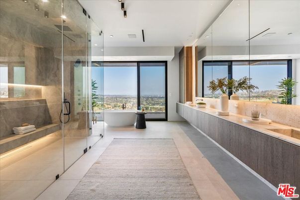 Bathroom, Free Standing Baths, Glass Shower, Interior, Recessed Lighting, Water
