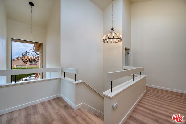 Interior, Pendant Lights, Wood Texture Flooring