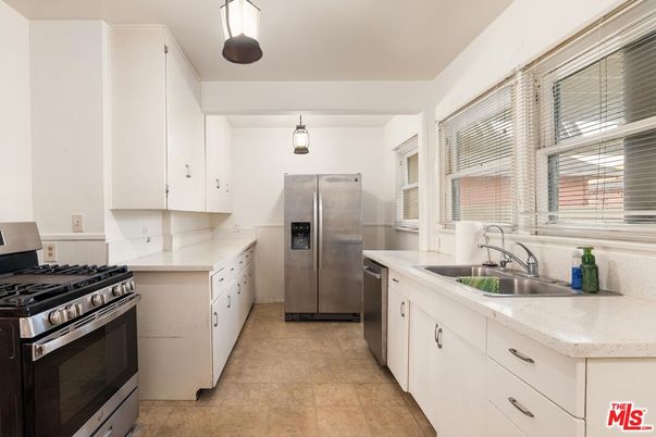 Interior, Kitchen, Pendant Lights, Stainless Steel Appliances