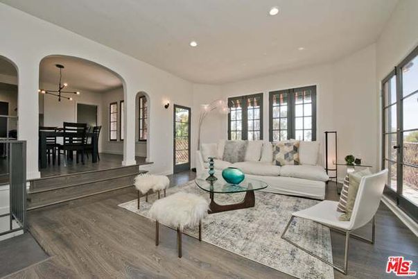 Dining room, Interior, Living room, Pendant Lights, Recessed Lighting, Wood Texture Flooring