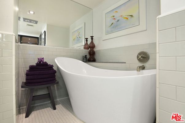Bathroom, Free Standing Baths, Interior, Recessed Lighting