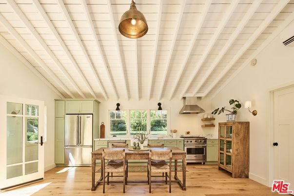Dining room, Interior, Kitchen, Stainless Steel Appliances, Wood Texture Flooring