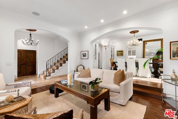 Chandelier, Dining room, Interior, Living room, Recessed Lighting, Wood Texture Flooring