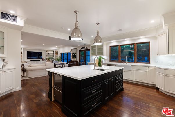 Interior, Kitchen, Living room, Pendant Lights, Recessed Lighting, Wood Texture Flooring