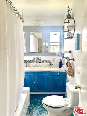 Bathroom, Interior, Tile Countertops