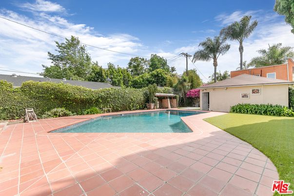 Backyard, Exterior, Pool